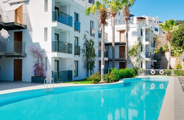 Flat with Shared Pool Near Beach in Bodrum