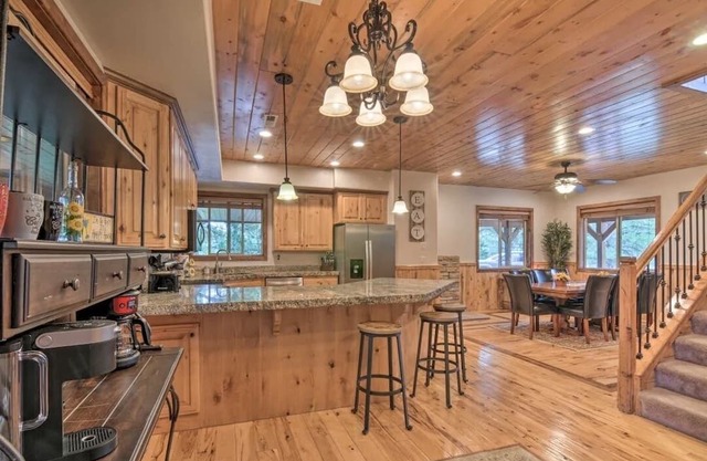 Picturesque Cabin is conveniently located for all Utah's adventures.