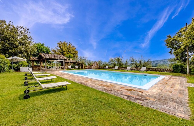 Villa del Colle - Six Bedroom Villa, Sleeps 12