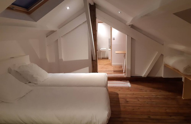 Appartement Lumineux Dans Quartier Calme et Commerçant à 10mn du Centre Ville