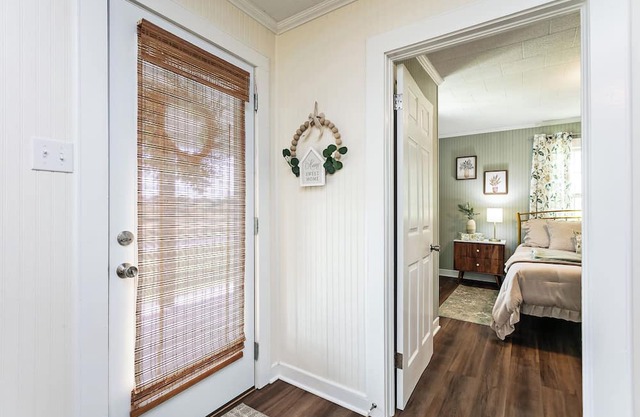 Cozy home!!16 minutes from Markers Mark distillery and log still distillery.