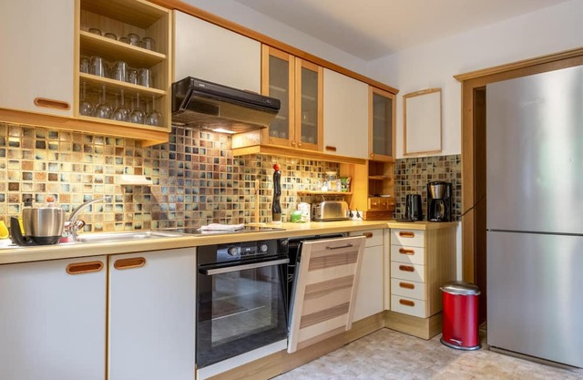 Idyllic chalet, only 400m from the ski bus
