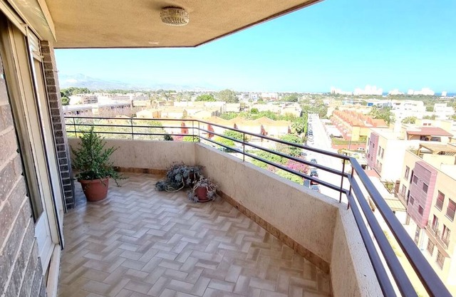Estupendo Piso con Vistas Expectaculares en el Centro de San Juan de Alicante