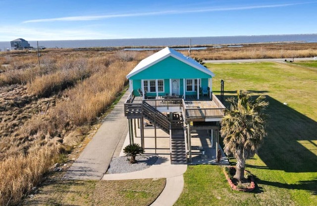 Lake Catherine Family Ready Home | Private Pier