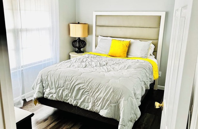 Convenient two bedroom apartment in Cairo, Ga.