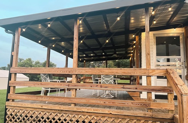 Remodeled! Less than 2 miles from Jamestown Marina and Lily Creek! Ample Parking