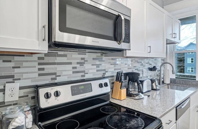 Historic, First and Second Floor Units in Shaw Community STL 1E/2E