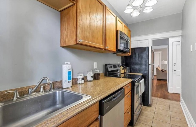 Historic, Second Floor Unit in Shaw Community STL 2W