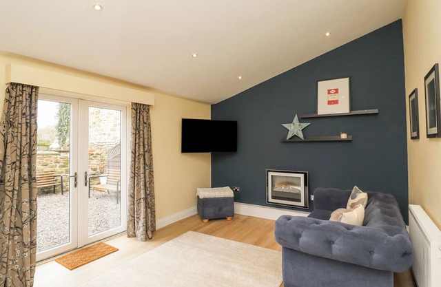 HOUSESTEADS, pet friendly, with a garden in Wark