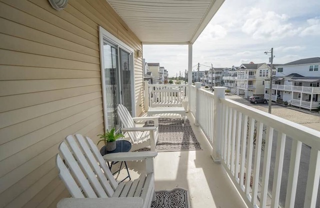 Townsend Inlet condo with ocean and bay view! Handicap accessible!