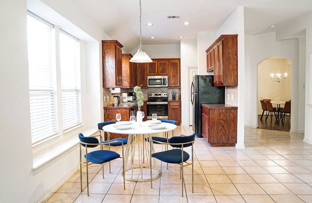Book a tour Now! Fully Furnished Home for Vacation/Work/Relocation #41766
