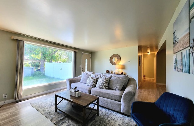 Lovely 3 bedrooms rental unit at SLC valley center