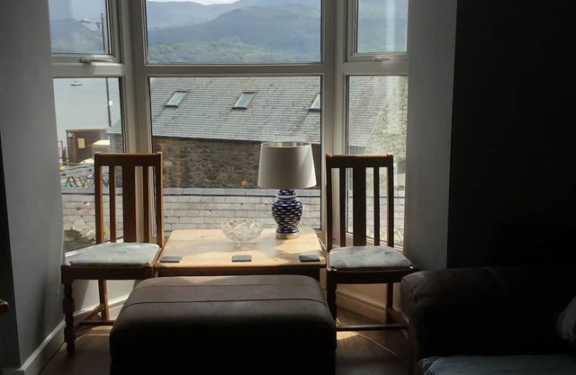 Harbour house over looking the mountains and harbour Fantastic views all round