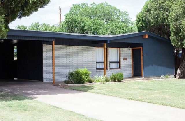 Centrally Located Mid-Century Modern Home
