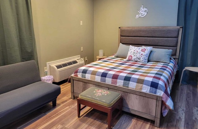 Cozy & Private Studio Suite