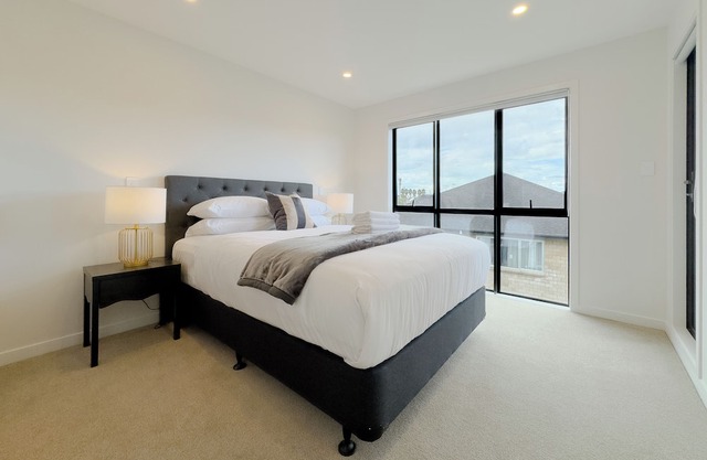 Spacious Townhouse in Epsom School Zone