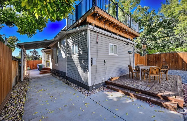 Modern Victorian Retreat @ 9&9 * Dog welcome