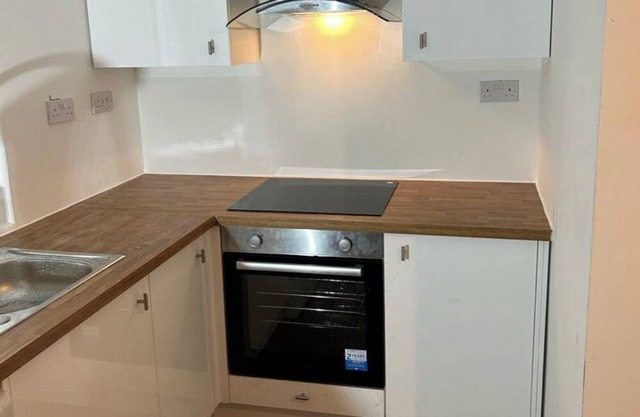Self con studio flat with toilet and kitchen