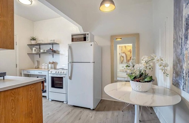 292) Beautiful 1BR Home!