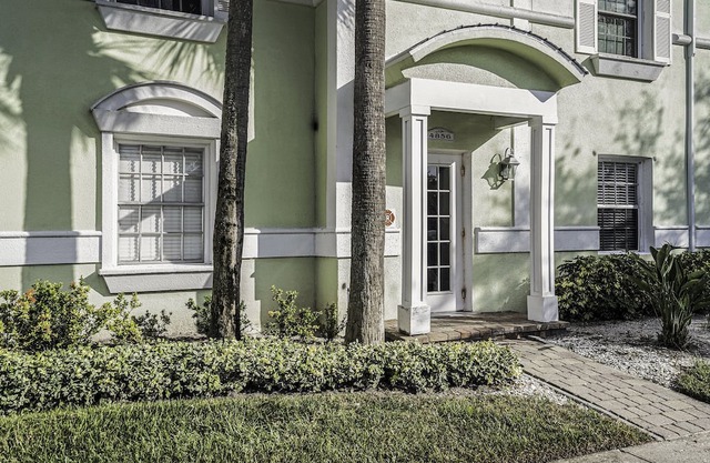 Beautiful Private Yacht Club Condo!