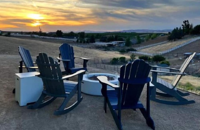 3BR w/ Game Room, Dog Friendly and Hot Tub!