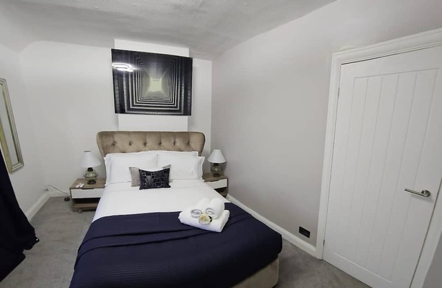 Captivating 2-Bed House in Manchester