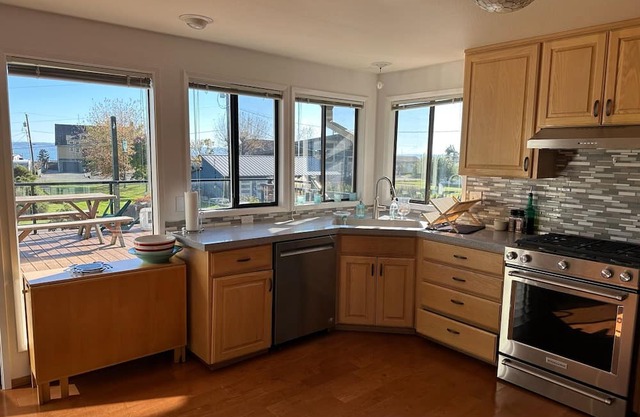 Camano - Long Beach; Cascades View; Trails, beach, and nature preserve