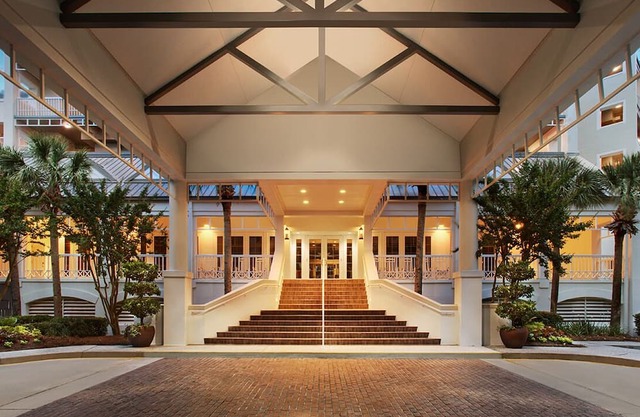 Marriott Harbour Club Resort - 2 Bedroom, 2 Bath, Kitchen, Living Area