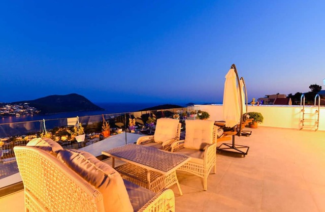 Super Luxury Villa With Wonderfull Sea view, indoor swimming pool with sauna and