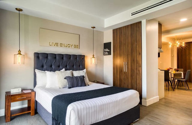 Stunning Apt in TJ's Best Location | Gym+B/Lounge
