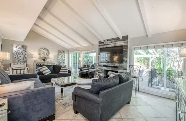 4Br/3Ba Gem in So. Orange County! Enjoy Lake & Pool Access. Your perfect retreat