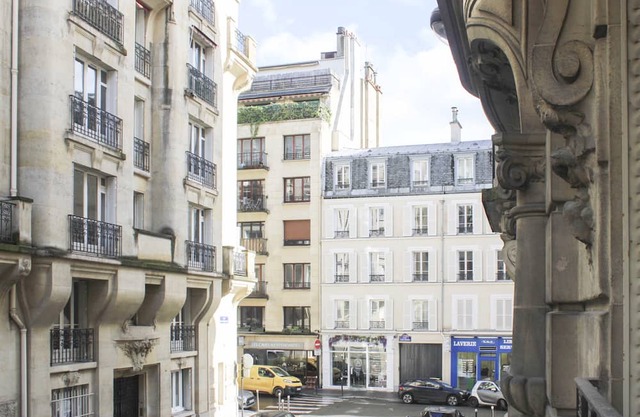 Spacious Haussmannian apartment, in Paris 17th