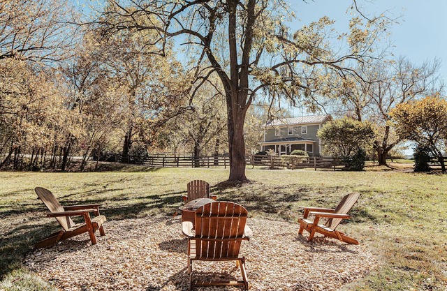 Hays Creek Cottage- Waterfront Home Near Mountains
