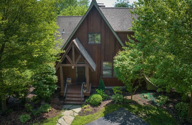 Hidden Gem! Beautiful Deck! Oversized Firepit!