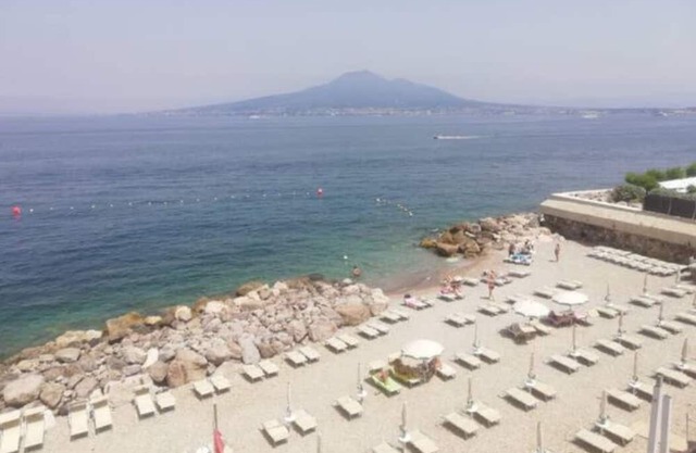 Apartment with panoramic sea view and Vesuvius