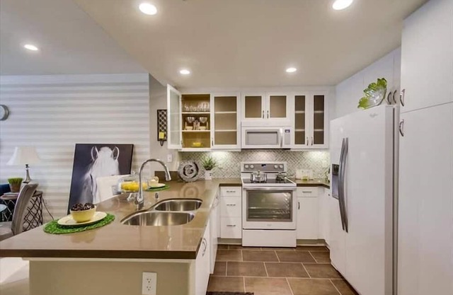 Central University City 2BR | Full-size W/D | Mins from UCSD