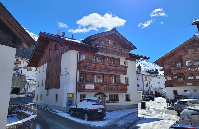 Beautiful apartment for 4 guests with WIFI, TV and parking