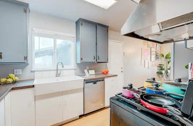 Colorful Retro Home 3Br 2BA