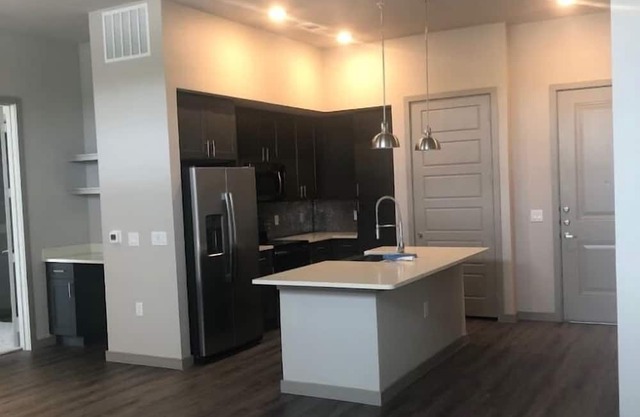 New luxury 2 bedroom apartment located in Garland available now! Great location.
