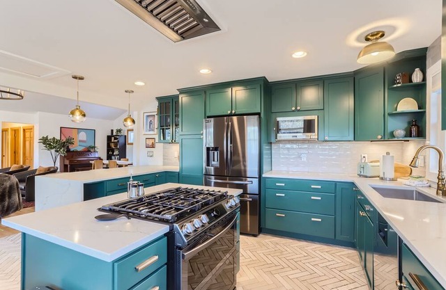 Charming 3BR Nederland Bungalow - close to skiing & hiking!
