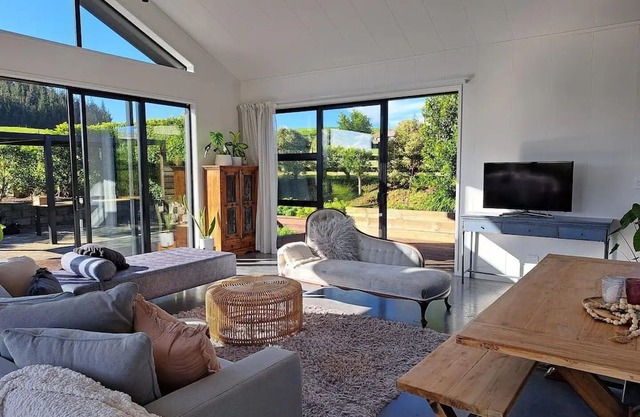 The Glasshouse - Ruakaka, Boutique accommodation