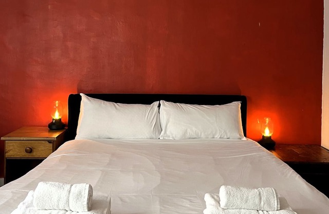 Cottage Hideaway in Bristol with Garden