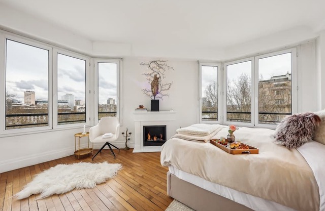 Chic 2BR near Eiffel Tower & Swan Island