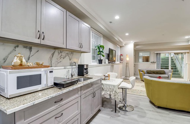 Cozy Capitol Heights Abode: 6 Mi to National Mall