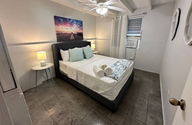 Experience the ultimate vacation in Cabo Rojo, 2 bdr/1bath, WiFi, A/C, sleeps 5