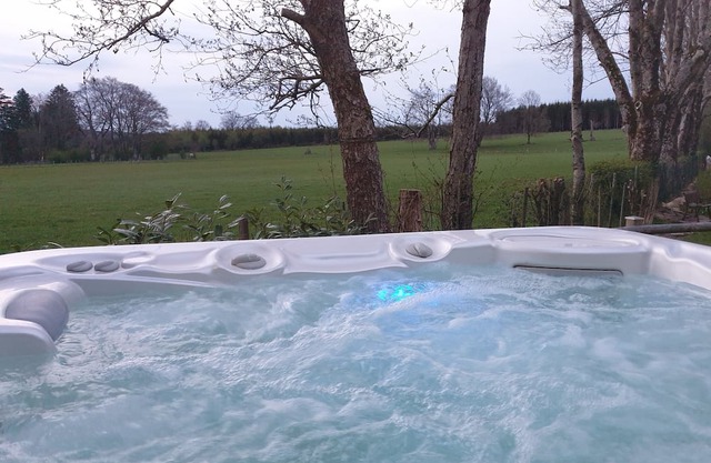 Luxury holiday home in the midst of nature. Beautiful sights, jacuzzi, playroom