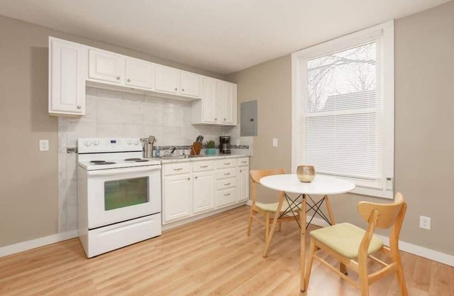 Sleepover: Endearing 1BD/1BA Downtown Springfield