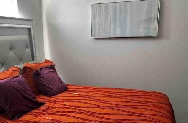 Vegas Life-NEW home has been renovated