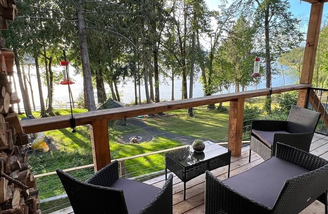 Relax on Harstine Island in a Waterfront Home!