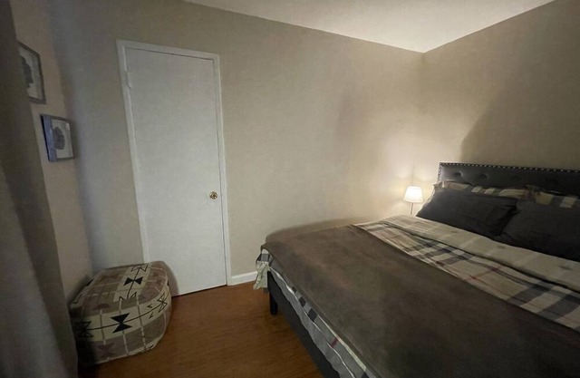Near Claremont La Verne College near highways 10 57 210 memory foam Queen's bed
